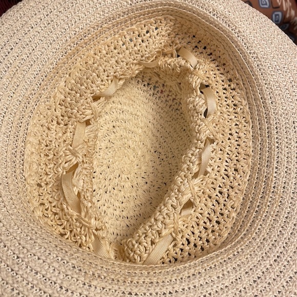 Straw hat - Picture 4 of 4